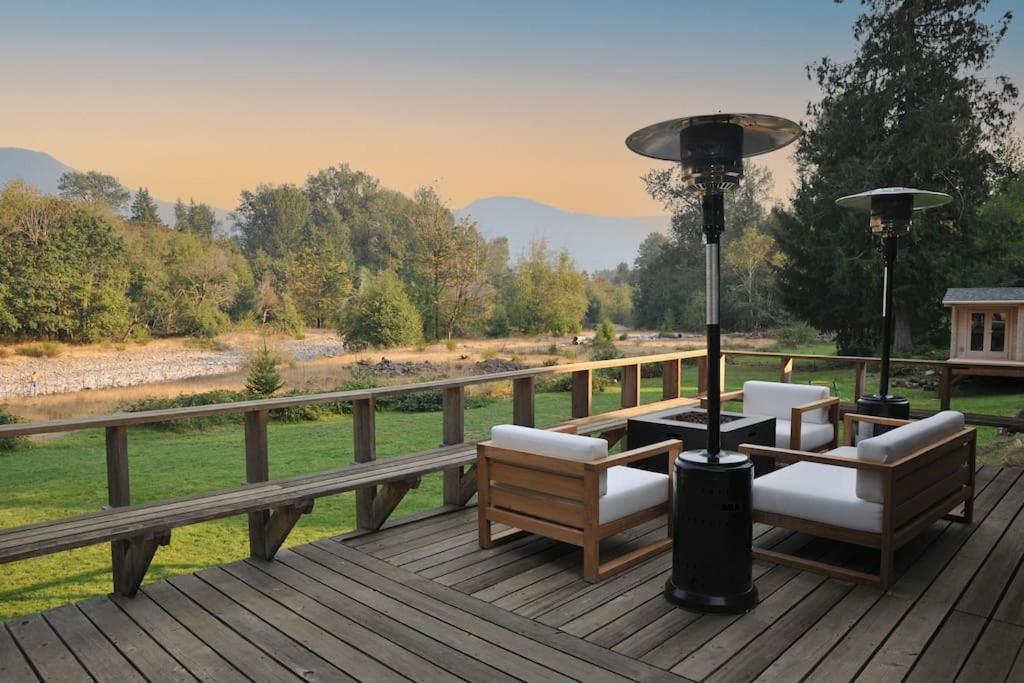 Waterfront Cabin At White Pass And Mount Rainier National Park パックウッド エクステリア 写真